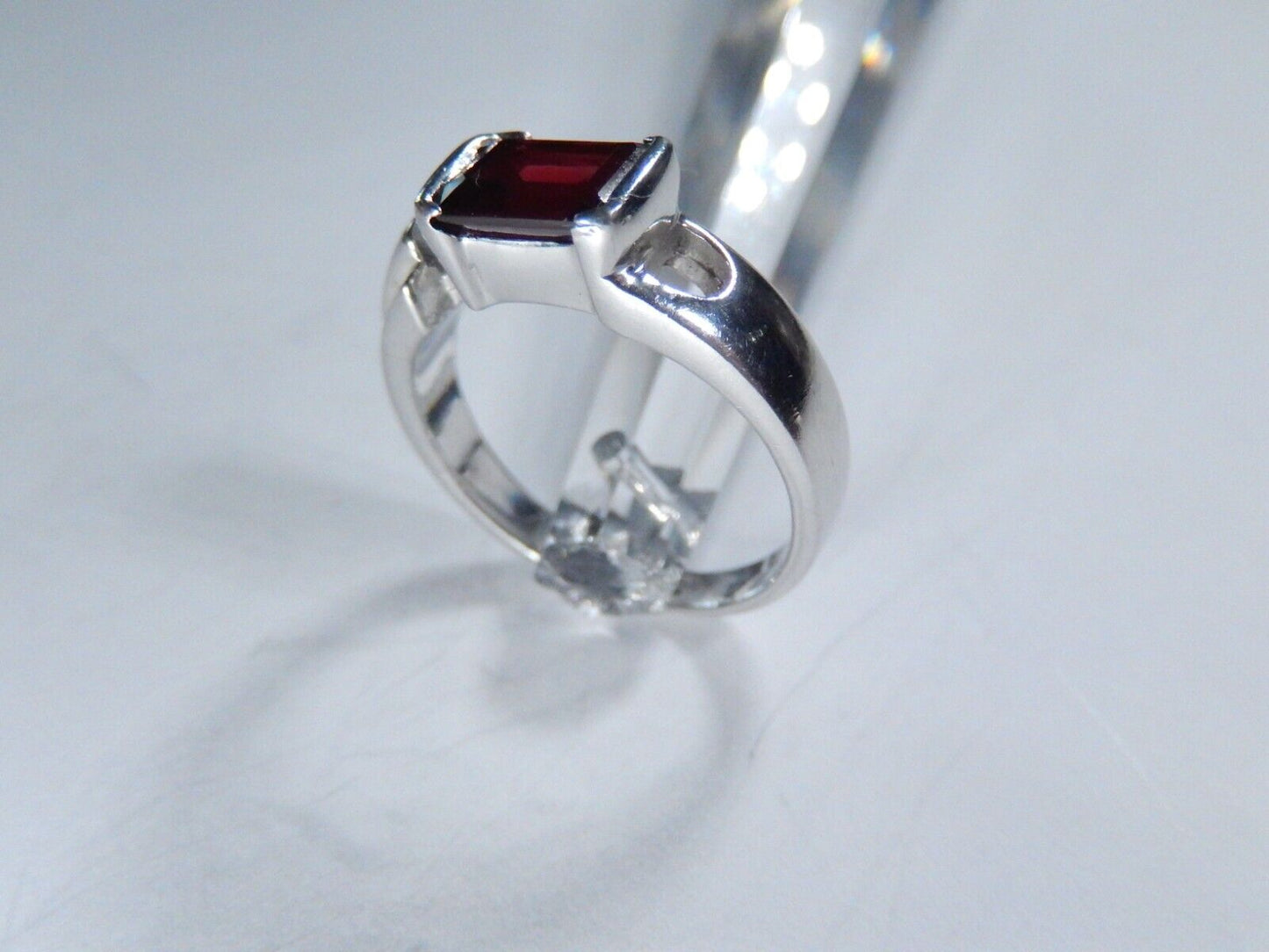 VINTAGE - Bezel Set Womens Sterling Silver 1.50 CT Garnet Solitaire Ring 7.75