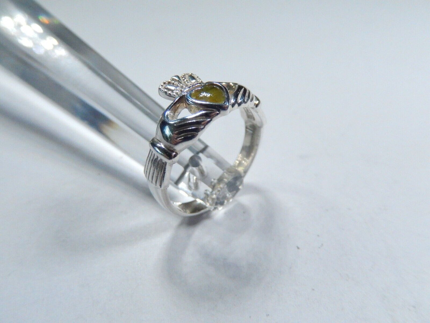 925 Sterling Silver w Real Emerald Irish Claddagh Ring Size 9 Vintage