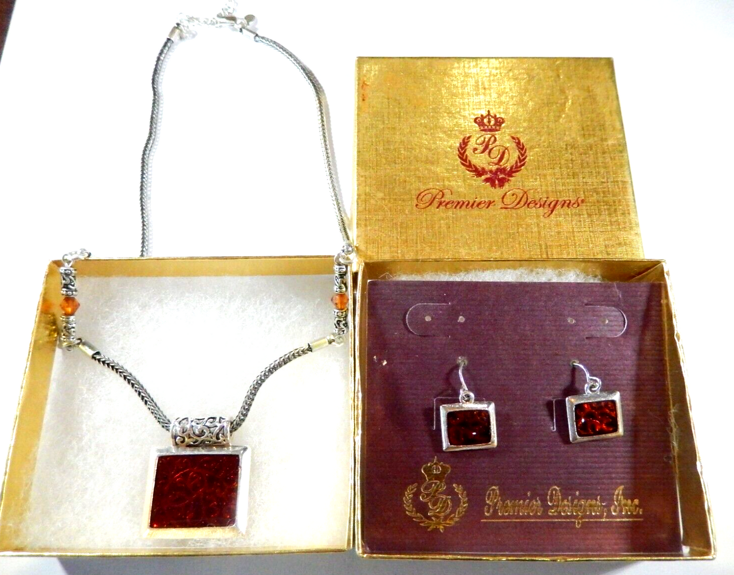 NEW IN BOX Premier Designs Tigress NecklaceEarrings Set OrangeSilver