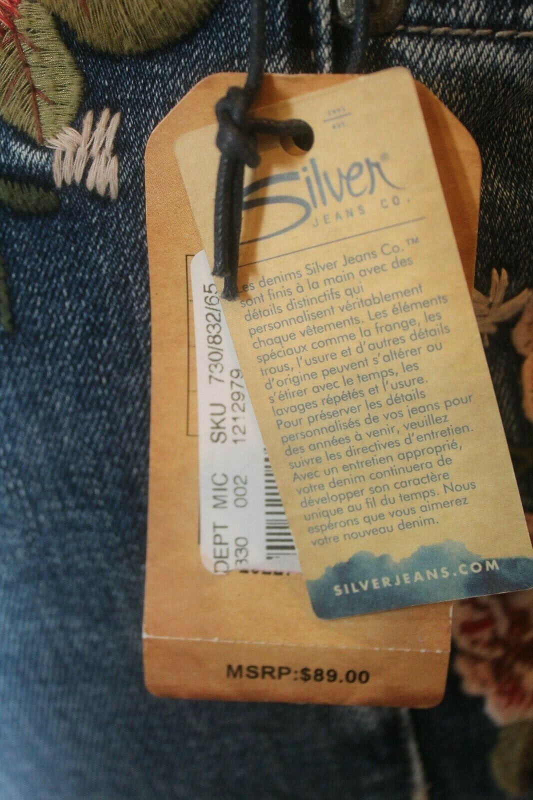 *NWT* $89 Womens SILVER JEANS MAZY SLIM CROP EMBROIDERED Distressed W28 x L25