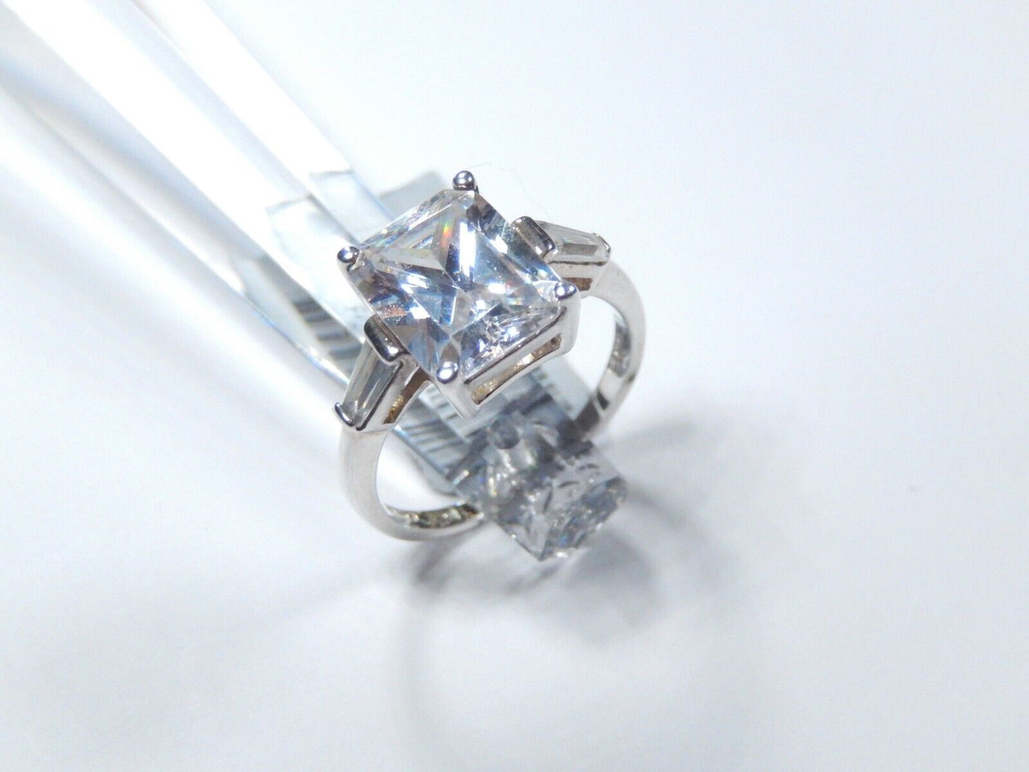 *VINTAGE* STERLING SILVER 3.0 CT Solitaire Emerald & Baguette CZ Ring* SIZE 6