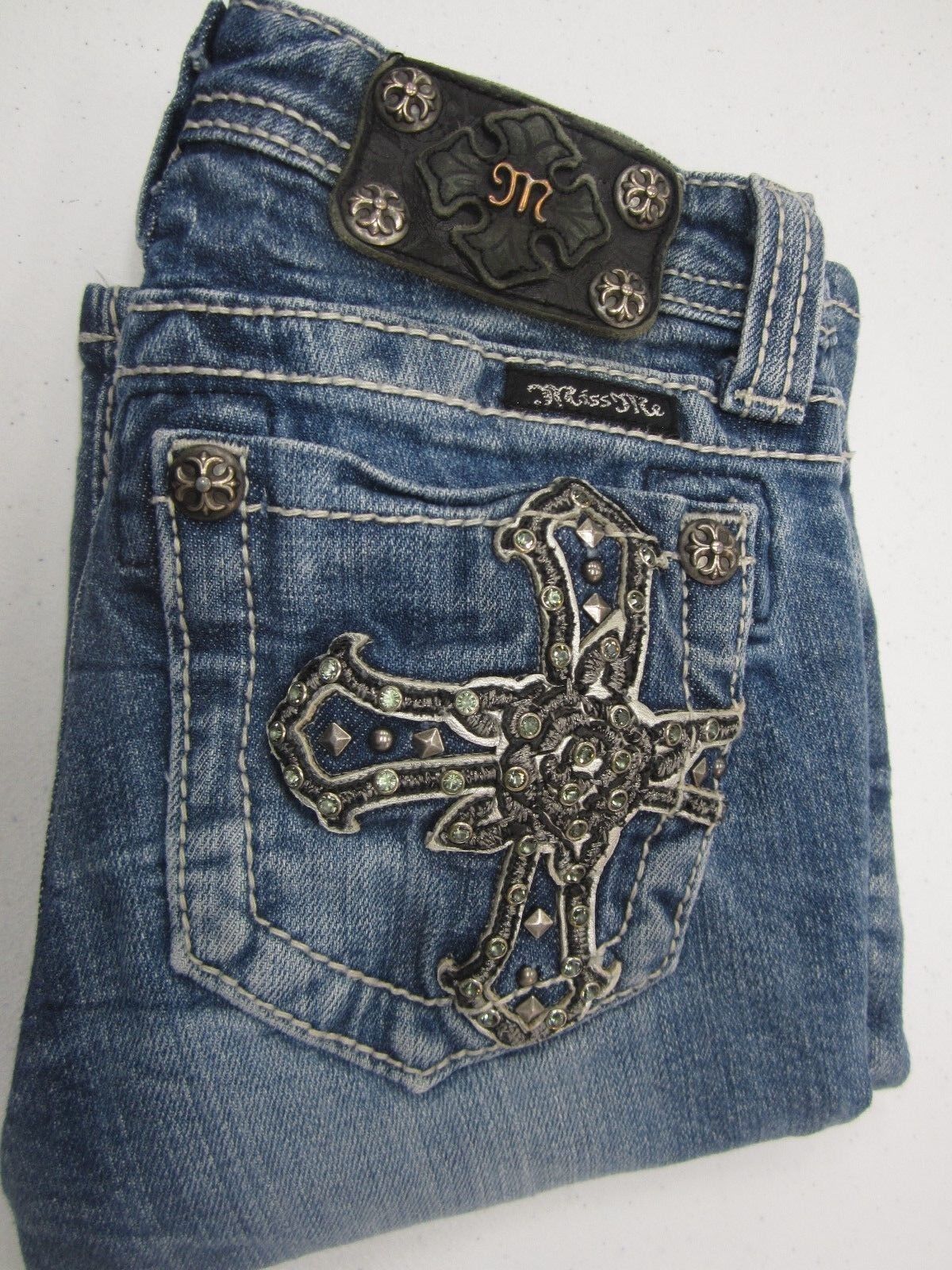 VERY NICE Miss Me Bermuda Girls Denim Cross Shorts JK6074M Size 10 x 10" Long