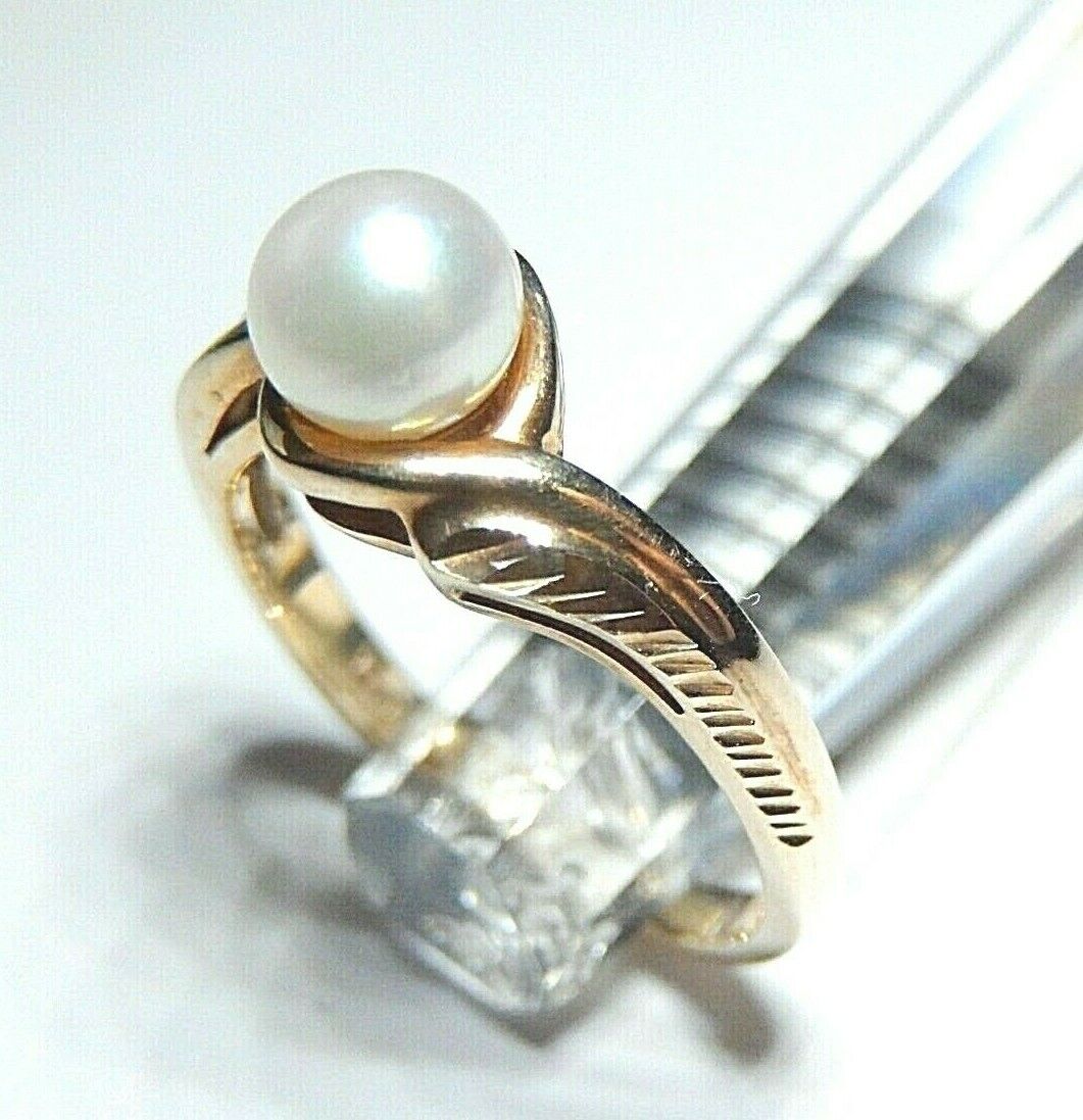 *VINTAGE* 10K Yellow Gold 5.5 mm Cultured Round Pearl Ring Size 6