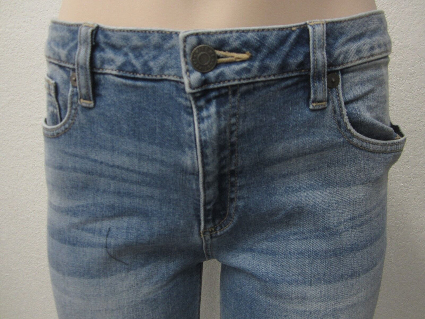 NWT Miss Me Medium Blue Mid Rise Skinny Jeans M1001S15 Size 27 X 29 Super Cute