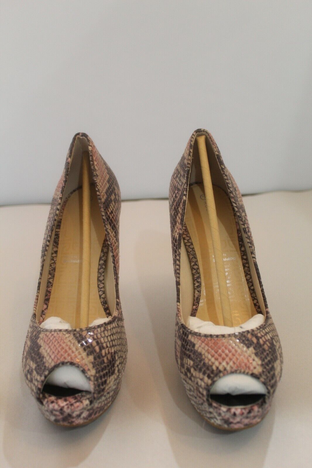 ROCKPORT Ladies Shoes High Stiletto Mary Jane Style Leather Snake Print Size 8.5