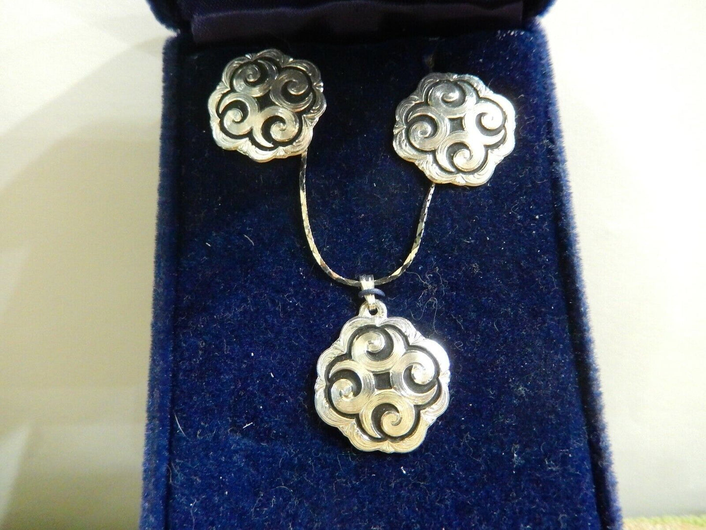 Montana SilverSmiths Western Jewelry Matching Necklace and Earring Set