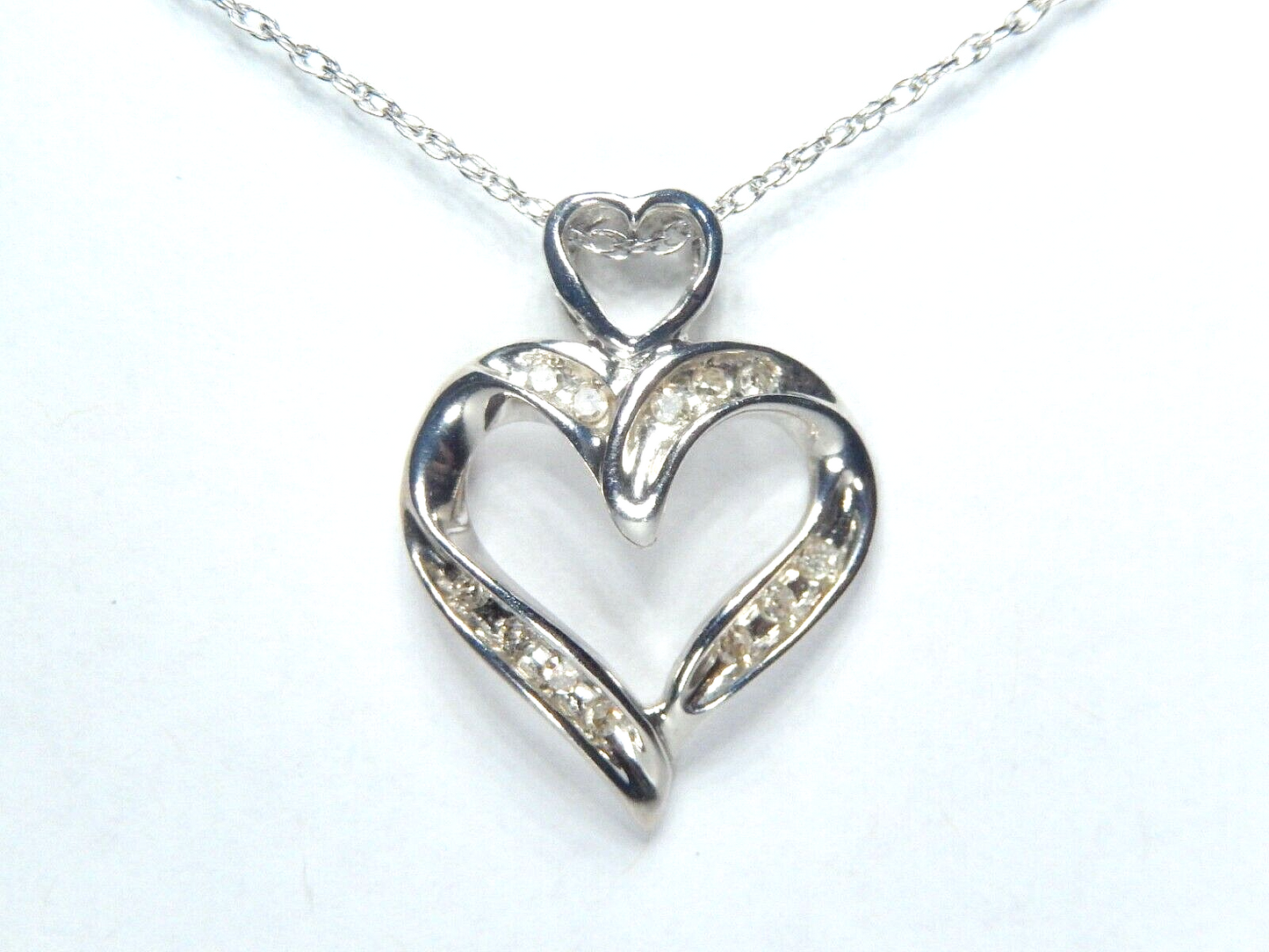 10k White Gold 1/8CT Natural Round Diamond Heart Pendant w/18" 14K Chain