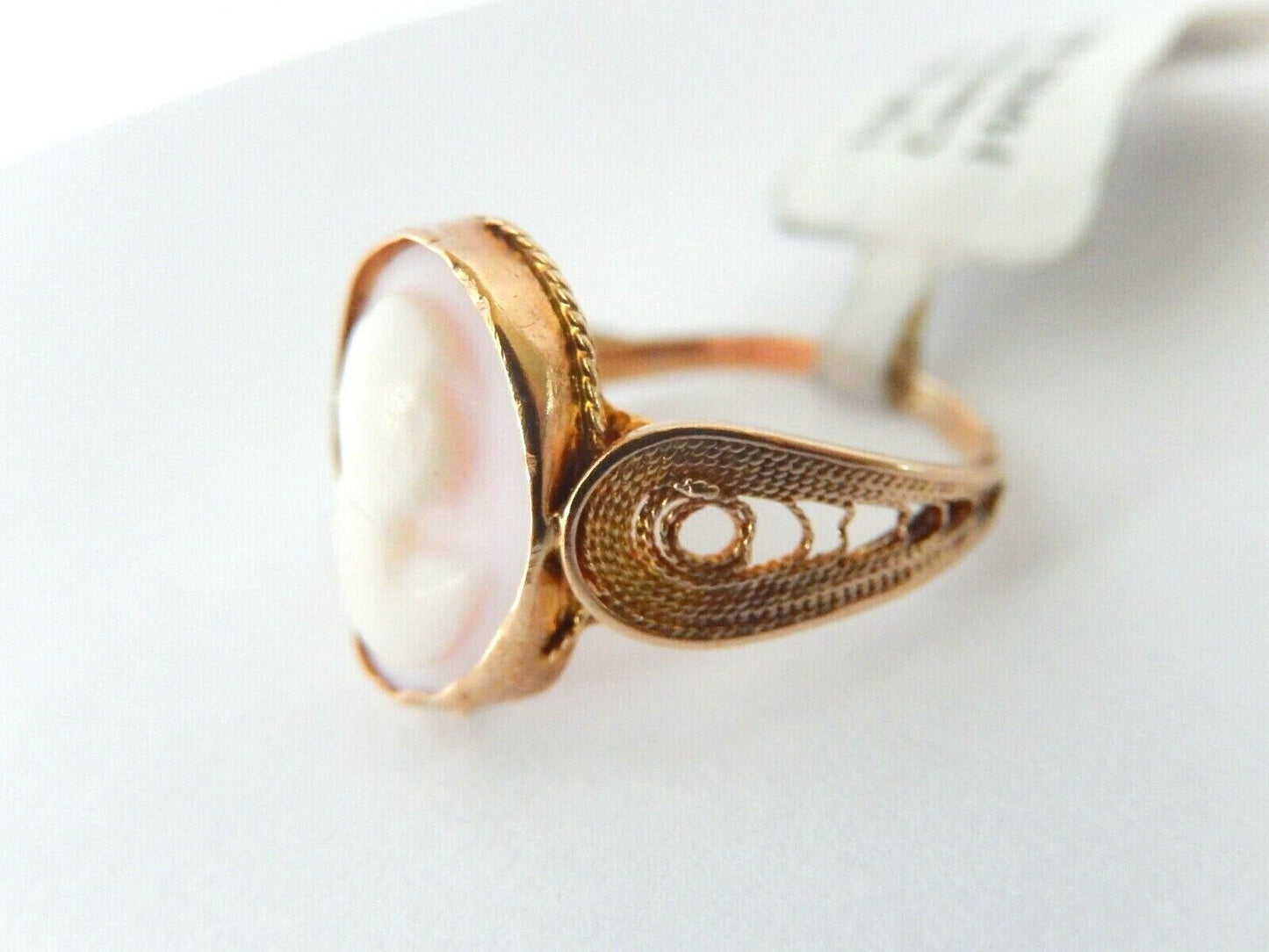 *VINTAGE* 10K Yellow Gold CAMEO RING Size 3.75