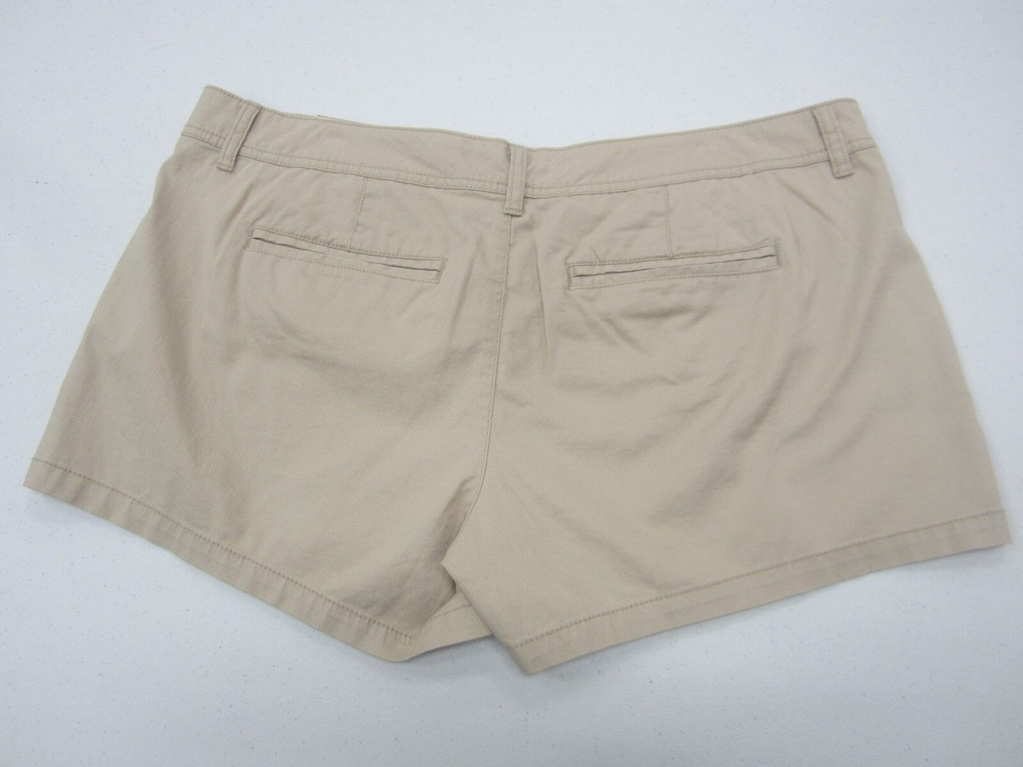 NWT WOMEN'S TAN COTTON BLEND SHORTS - ARIZONA JEAN CO SIZE 19