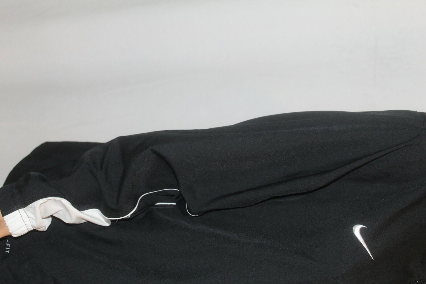 Men's Nike Dri-Fit Black & White Running/Athletic Zip Up Jacket Size Large