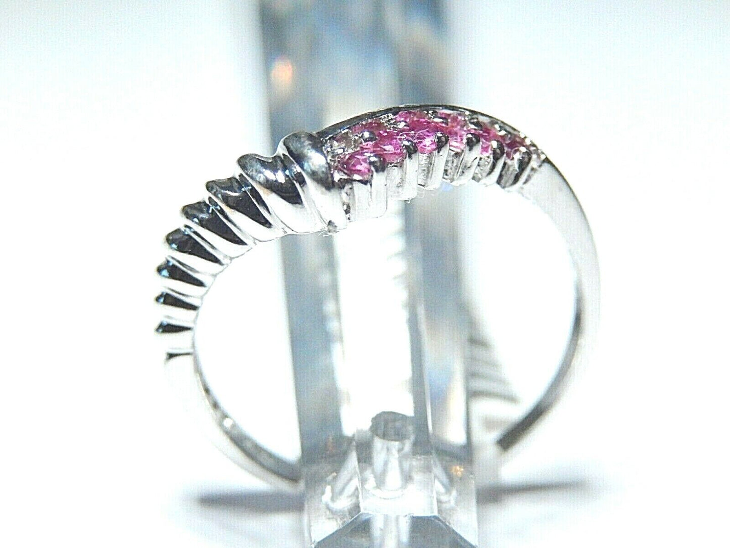 *NWT* 14K White Gold Red Ruby V Shape Curved Band Ring Size 8.5