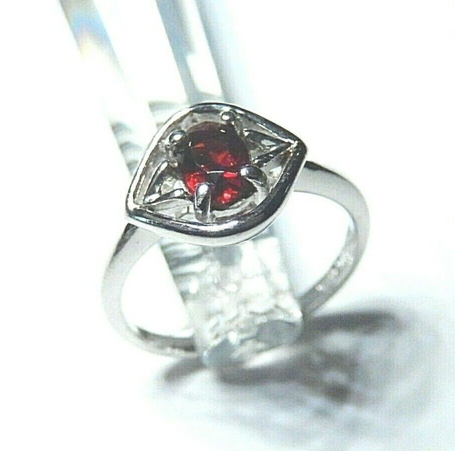 *NWT* 10K WHITE GOLD .50 CARAT OVAL GARNET SOLITAIRE RING SIZE 6
