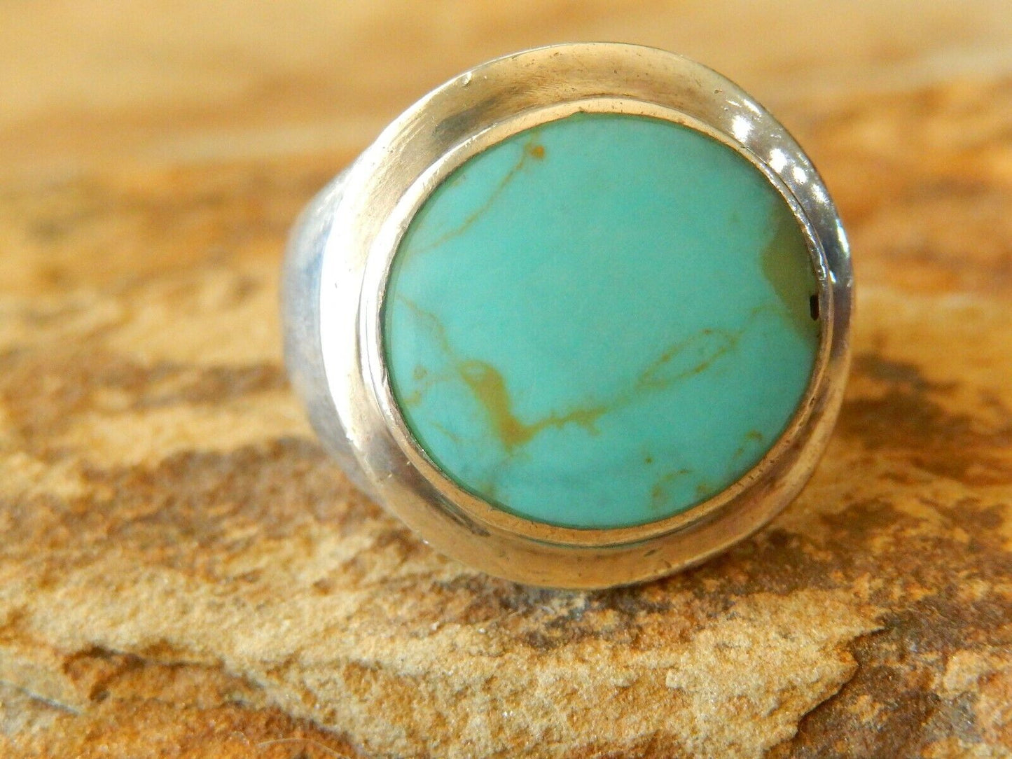 *VINTAGE* - LARGE SOUTHWEST STERLING SILVER TURQUOISE RING SIZE 8.25