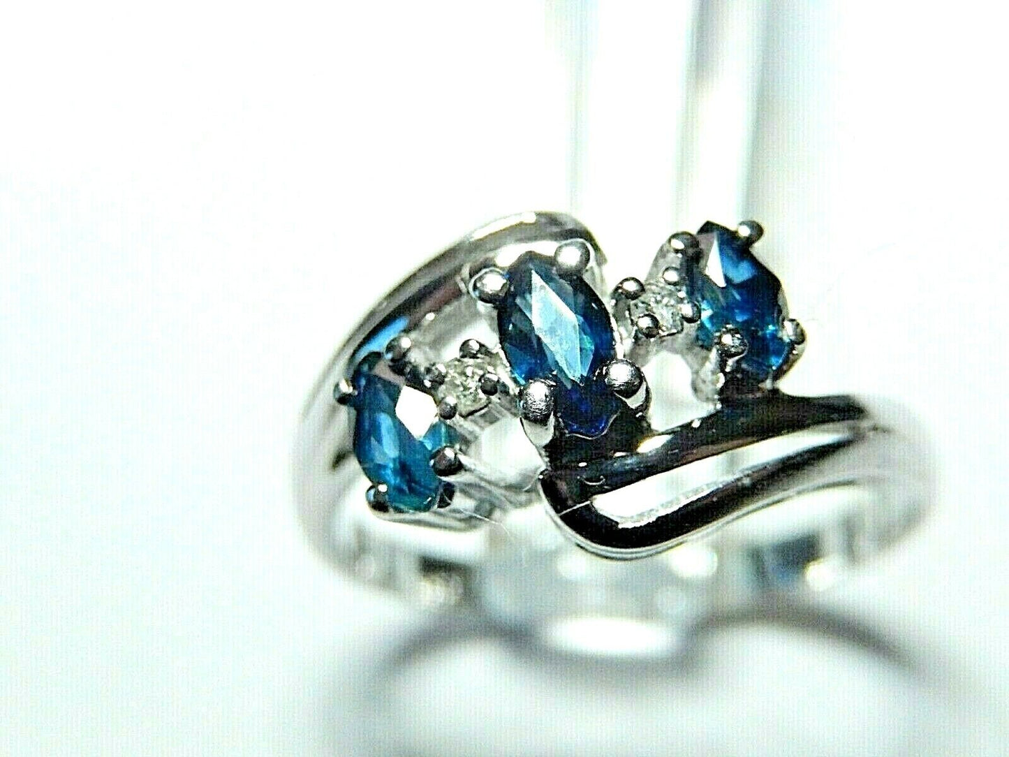 *NWT* 10K WHITE GOLD .50CT MARQUISE SAPPHIRE & DIAMOND THREE STONE RING SIZE 7