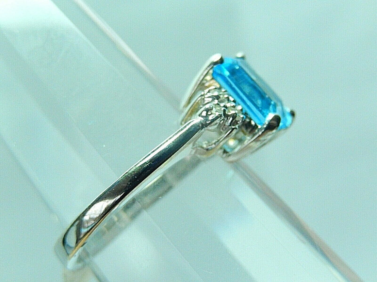 Women's 10k White Gold London Blue Topaz & Diamond Ring Sz 7.25