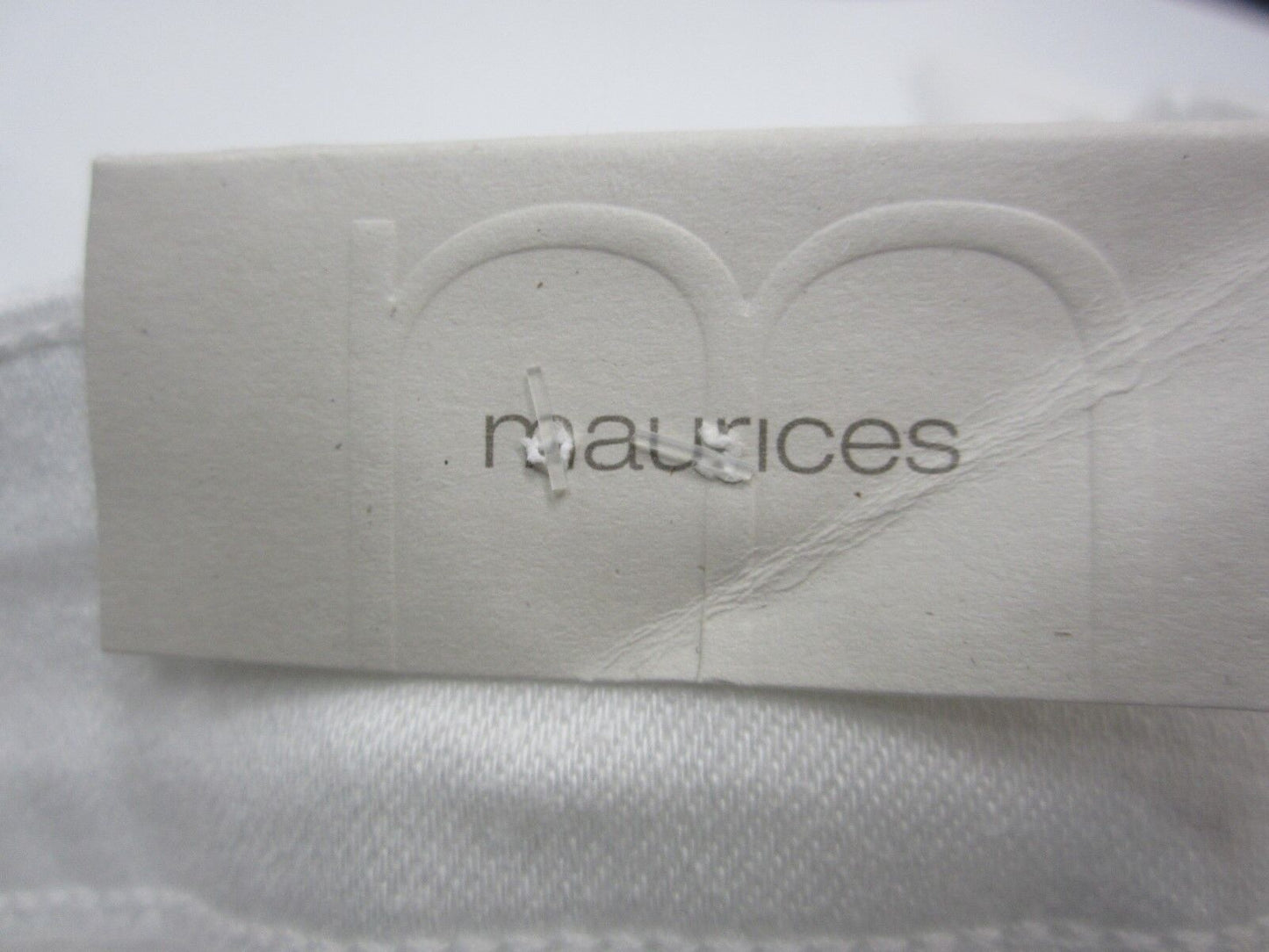 NWT Maurices White Cotton Zipper Fly Fringe Trim Skinny Capri Size 20 x 25