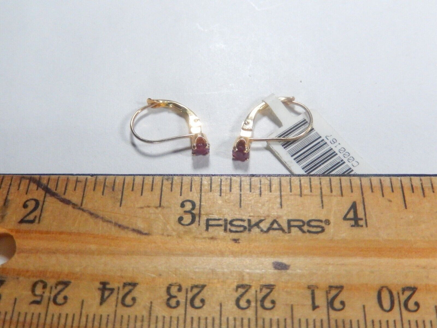 *VINTAGE* 14k Yellow Gold Round Ruby Lever-back Earrings