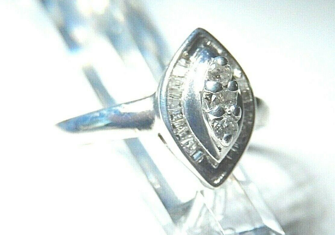 *VINTAGE* 10K White Gold Diamond Halo Marquise Style Antique Ring Size 8.5