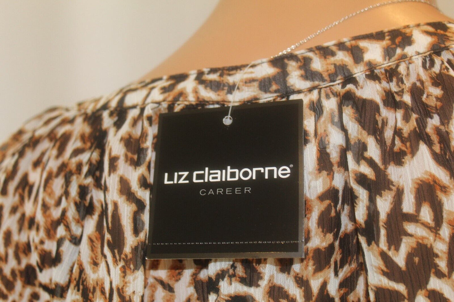 *NWT* Liz Claiborne Women's Leopard Animal Print Pull Over Long Sleeve Sz M