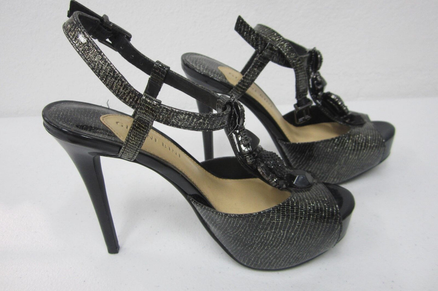 NWOB GIANNI BINI SANDALS STILETTO STRAP HEELS SIZE 6M