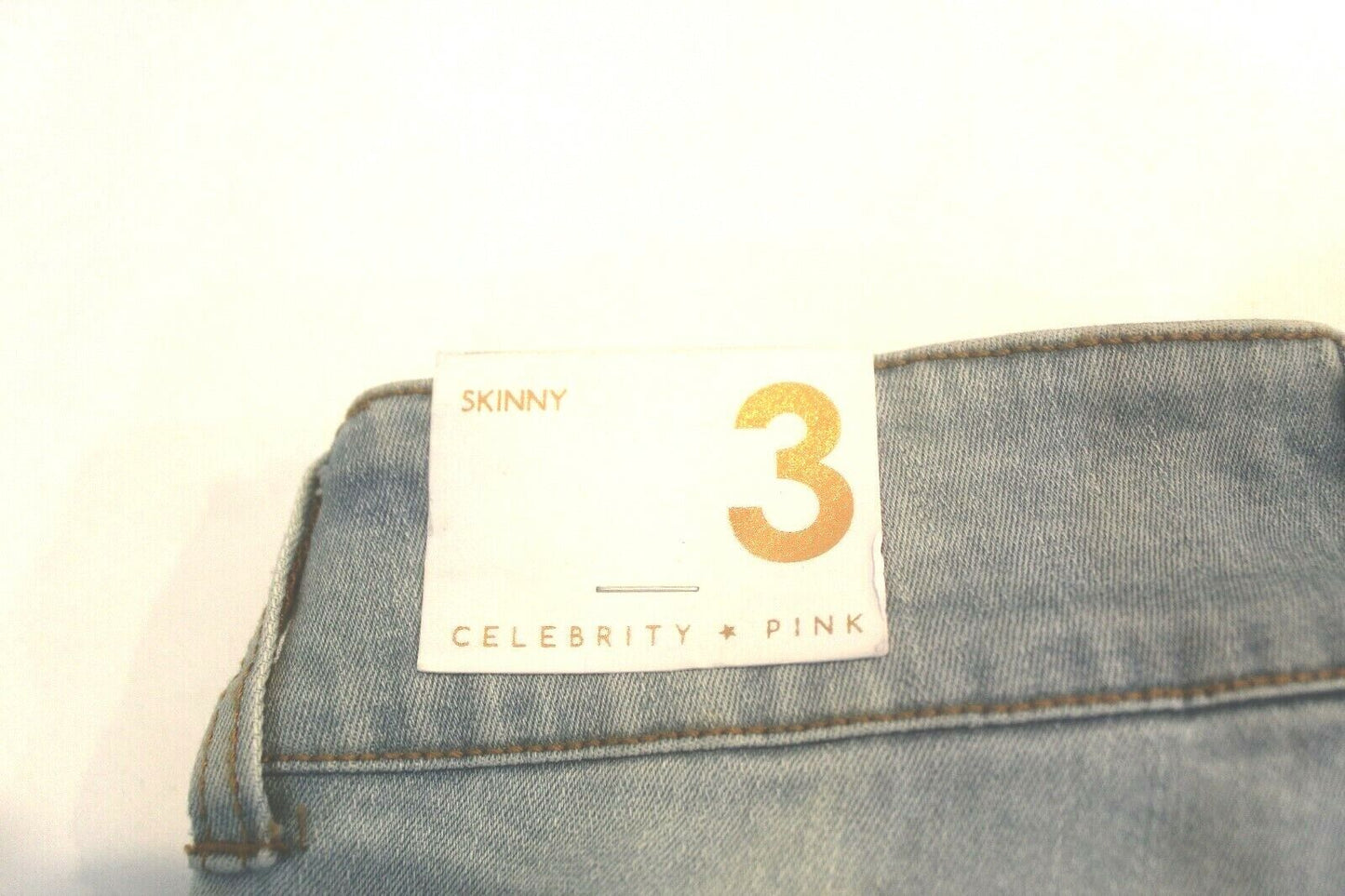 *NWT* Celebrity Pink Skinny Lowrise Jeans Color Light Wash Size 3