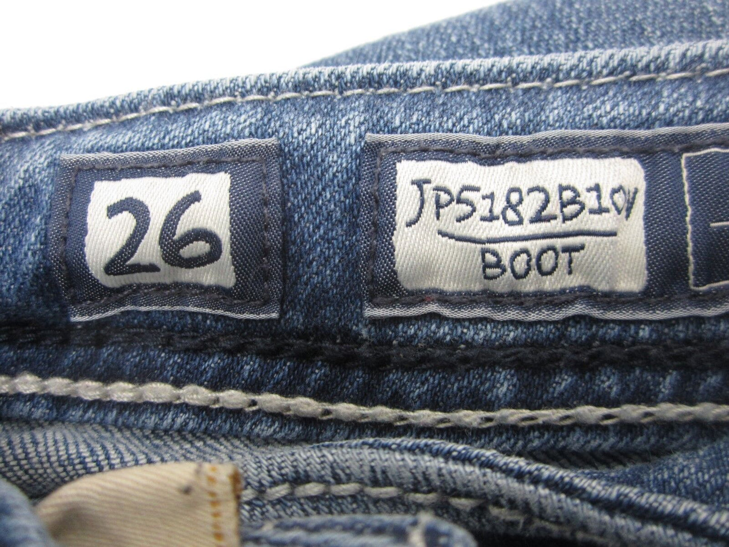 NICE Miss Me Embellished Fleur Jeans Boot cut. JP5182B10V Med Blue Size 26 x 32