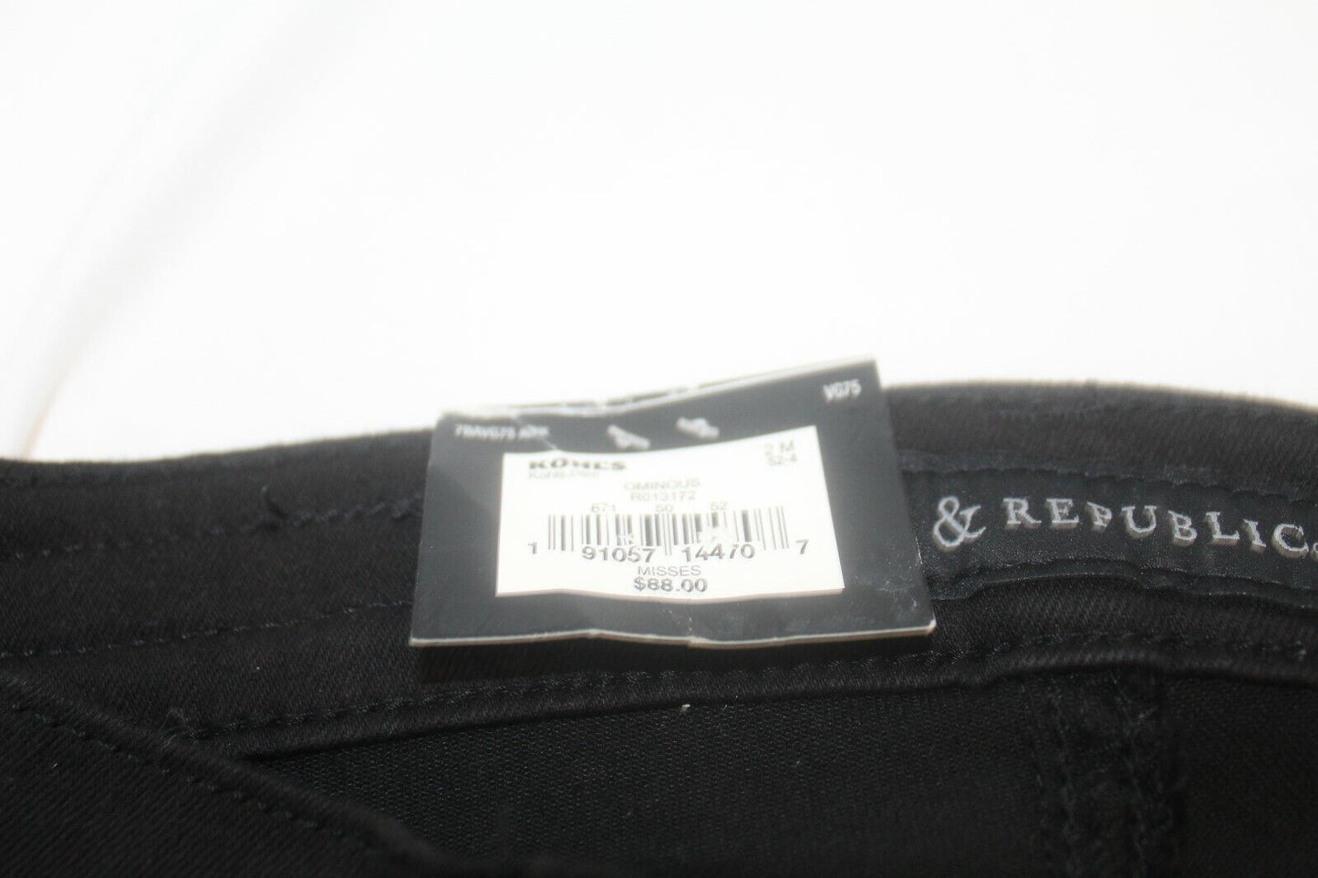 *NWT* Women's Rock & Republic Berlin Midrise Curve Hugging Skinny Jeans - Black