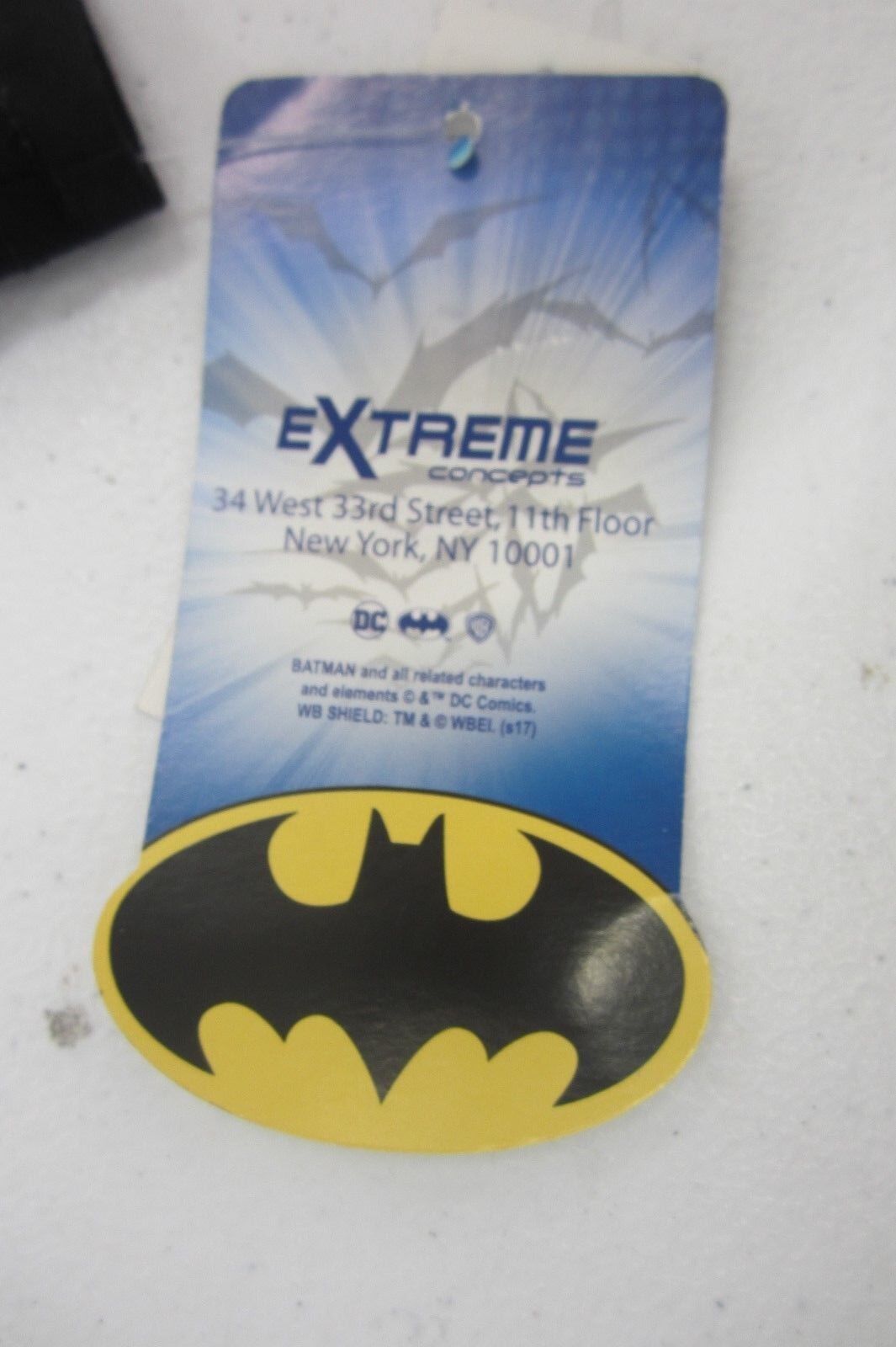 *NWT* EXTREME Batman Boys Batman Symbol T-Shirt (Large, 7)