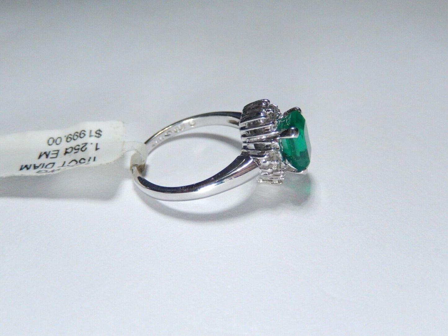 *VINTAGE* 14kt White Gold Lab Created Emerald & Diamond Halo Ring Sz 5