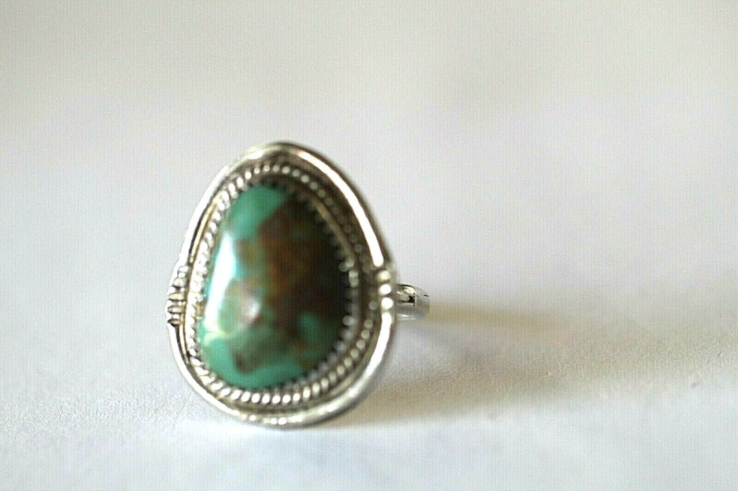*VINTAGE* Native American Turquoise Sterling Silver Ring Size 9.25