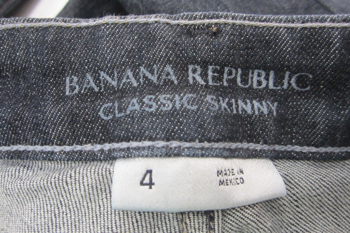 *NWOT* BANANA REPUBLIC Classic Skinny Dark Wash JEANS - Size: 4 x 31.5"L
