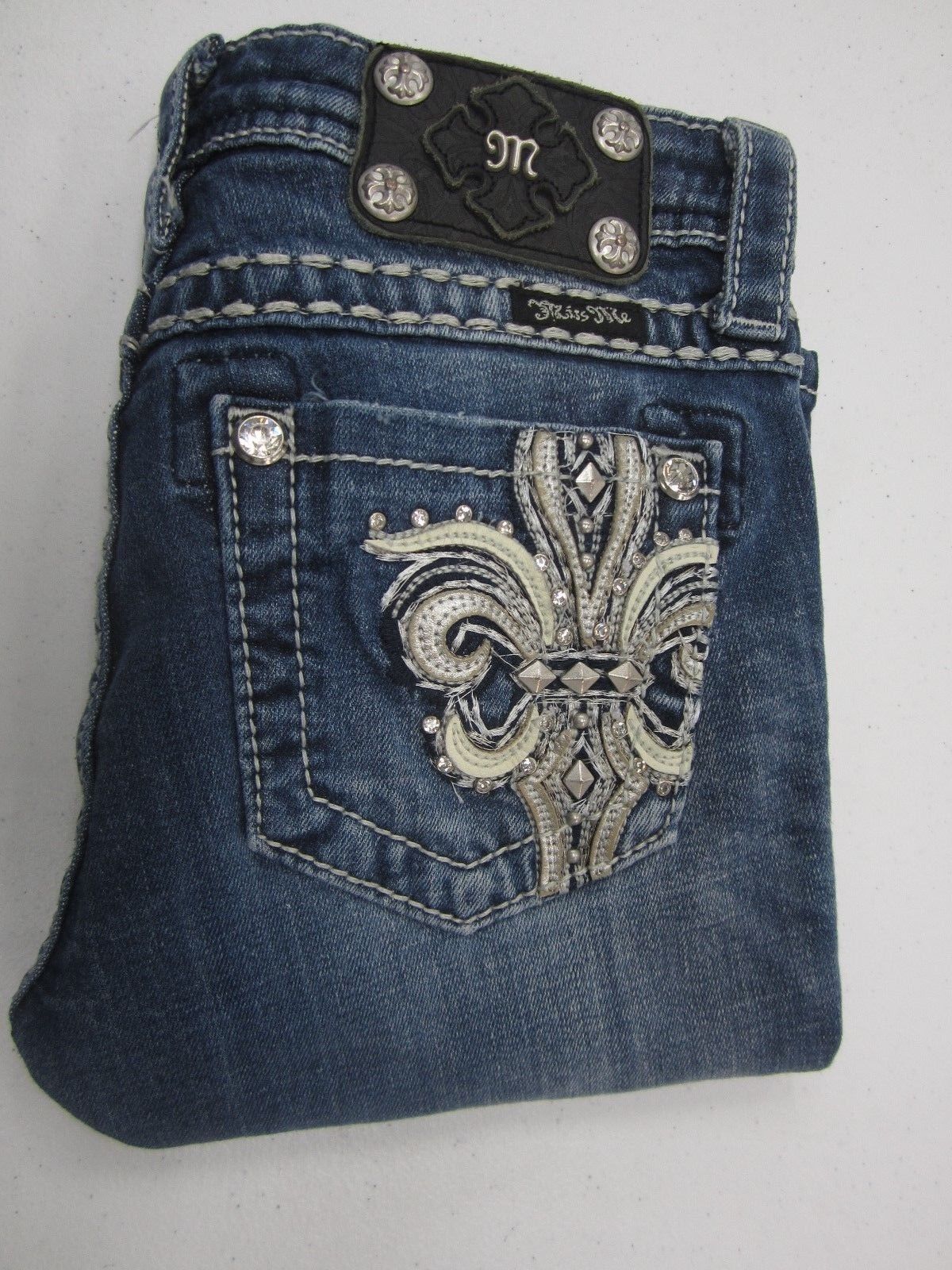 VERY NICE Miss Me Girls Bermuda Denim Shorts w Gem Fleur de Lis Design Sz 12x10"