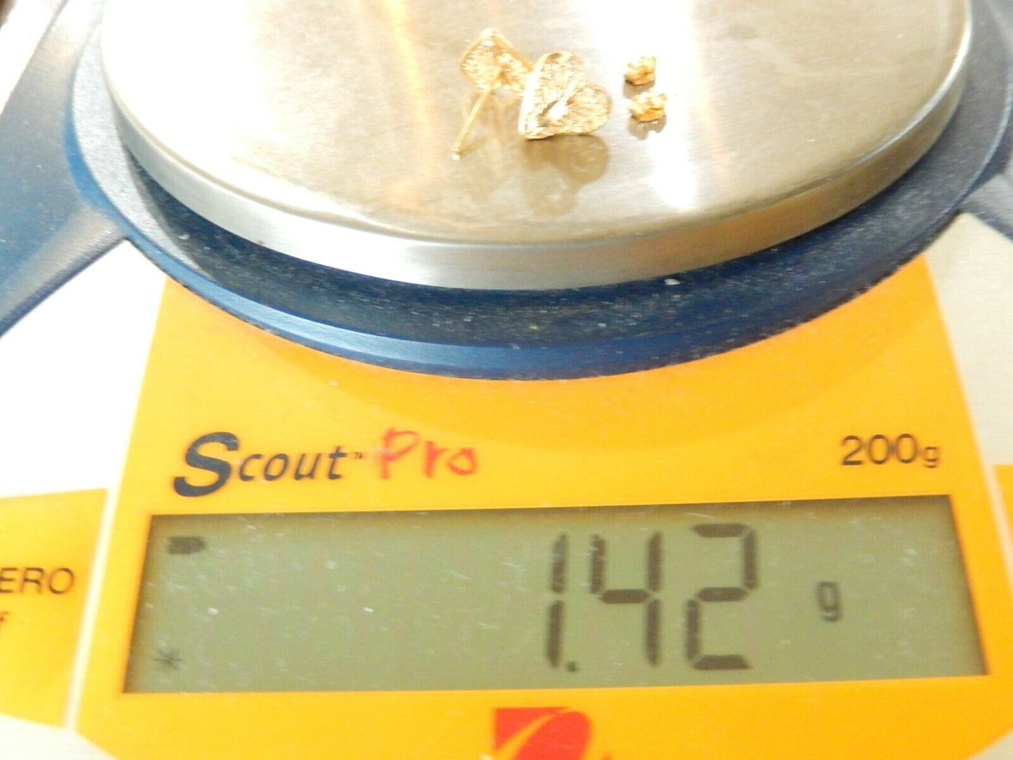 *VINTAGE* Solid 14K Yellow Gold Heart Filigree Stud Earrings 1/2" x 1/2"