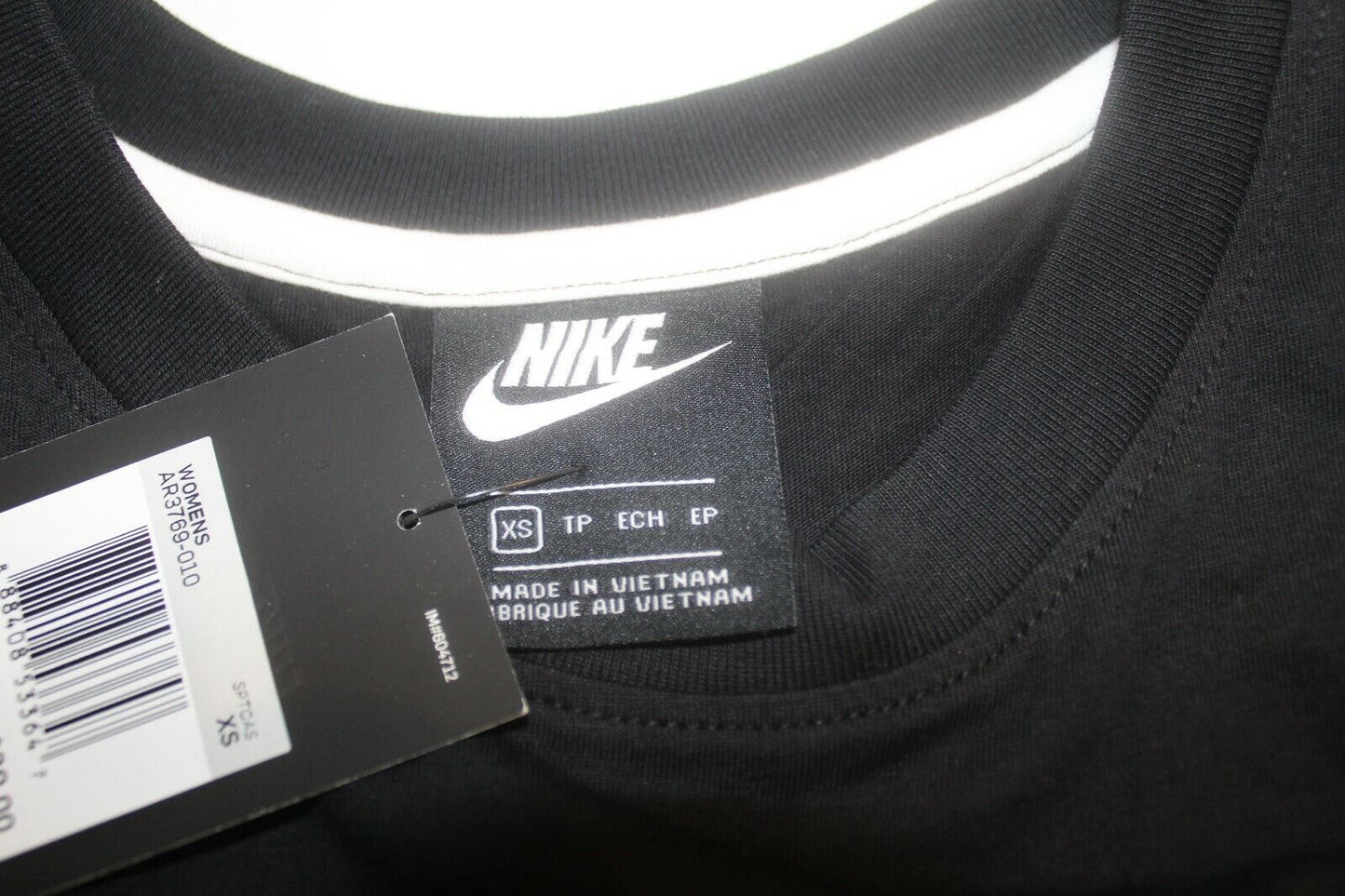 *NWT* Nike Logo T-Shirt Womens Top Tee Shirt Athleisure Activewear Size XS