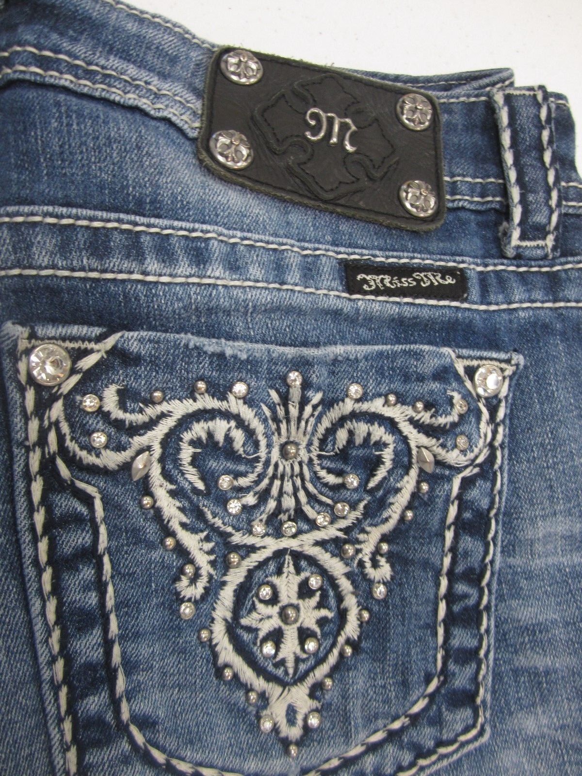 MINT Miss Me Bermuda Shorts Medium Wash Embellished Rhinestones JP5341M Sz 28x12