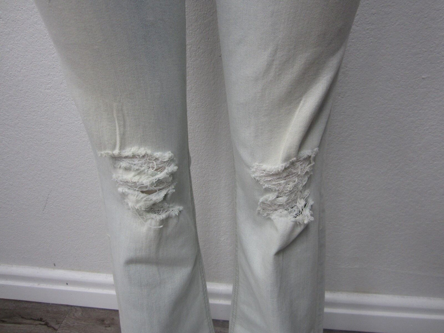 RARE NWT Miss Me Women's Light Wash Boho Mid Rise Flare Light 30x34