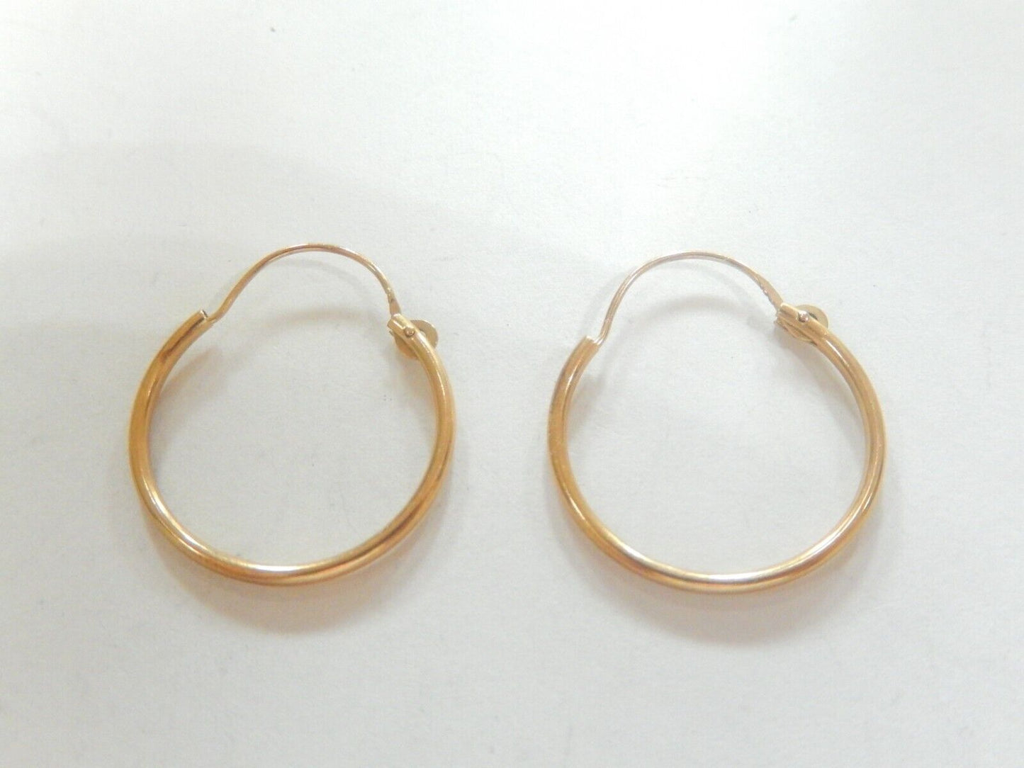 14K Solid Yellow Gold 18mm Round Circle Hoop Snap Closure Earrings