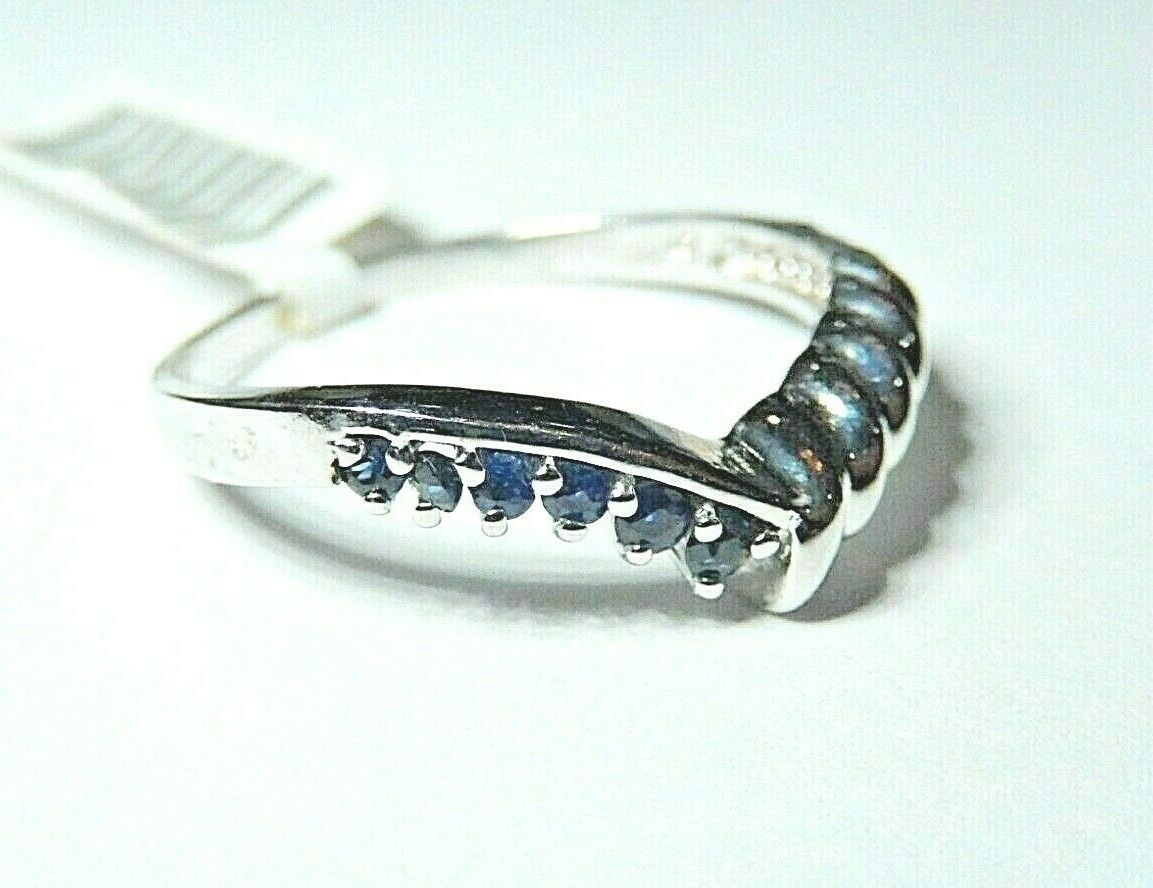*NWT* 14K White Gold Blue Sapphire V Shape Curved Band Ring Size 8.5