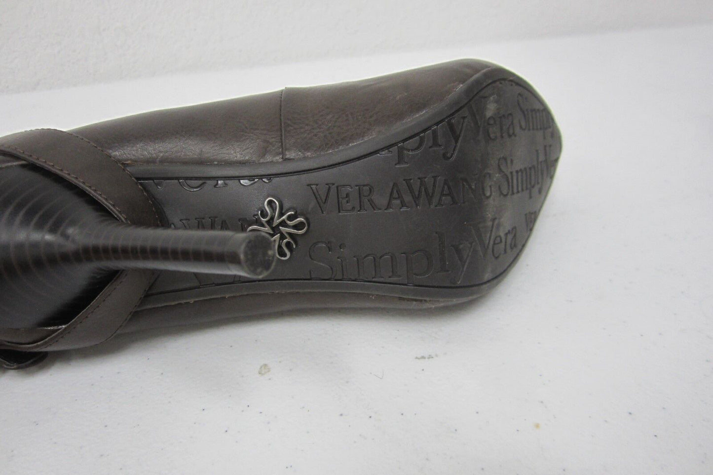 *MINT* SIMPLY VERA Vera Wang Lexi Brown Studded Spike Heels 4" Women's Size 8.5M
