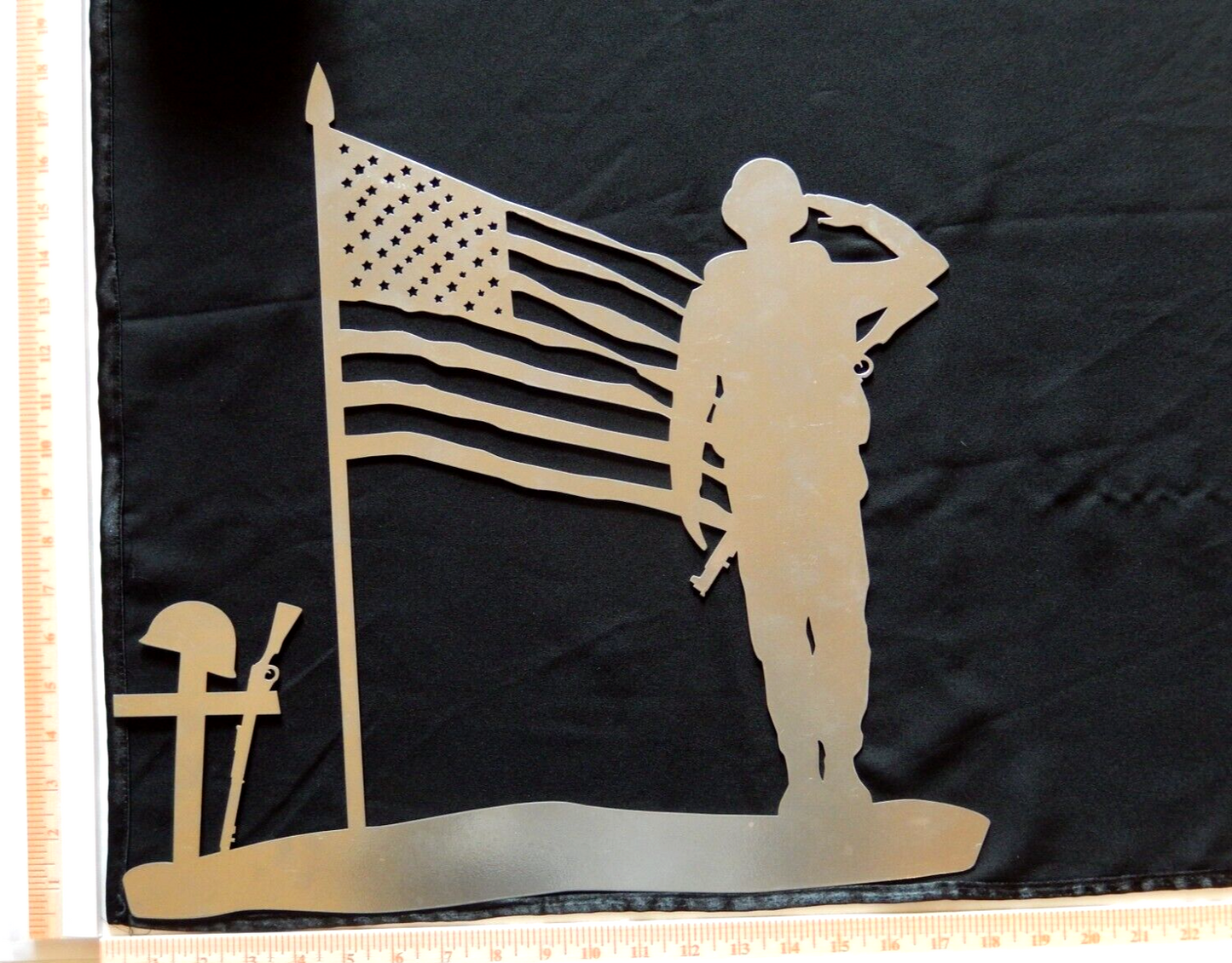 ~NEW~ LARGE - 14ga. "SOLDIER SALUTING AMERICAN FLAG" Metal Wall Art 18" x 18"