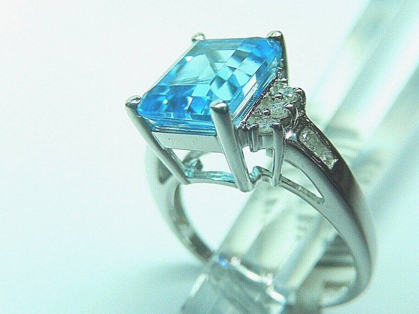 10K White Gold 3CT London Blue Topaz & 10 Natural Round Diamond Ring Sz 7.5