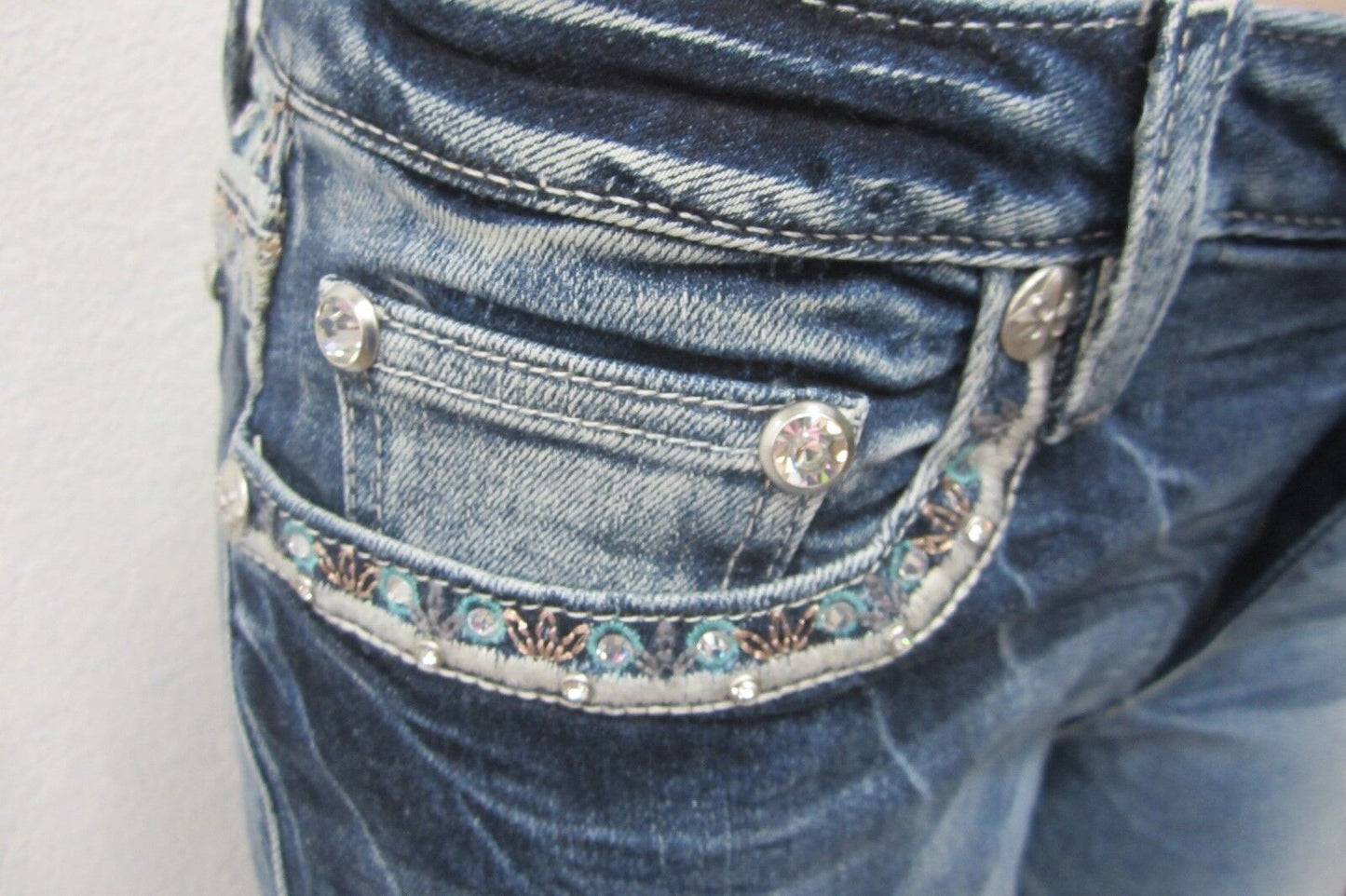 NWT Miss Me Embellished Yoke Cute Medium Basic Skinny Cut Jeans M3150S Sz 26x29