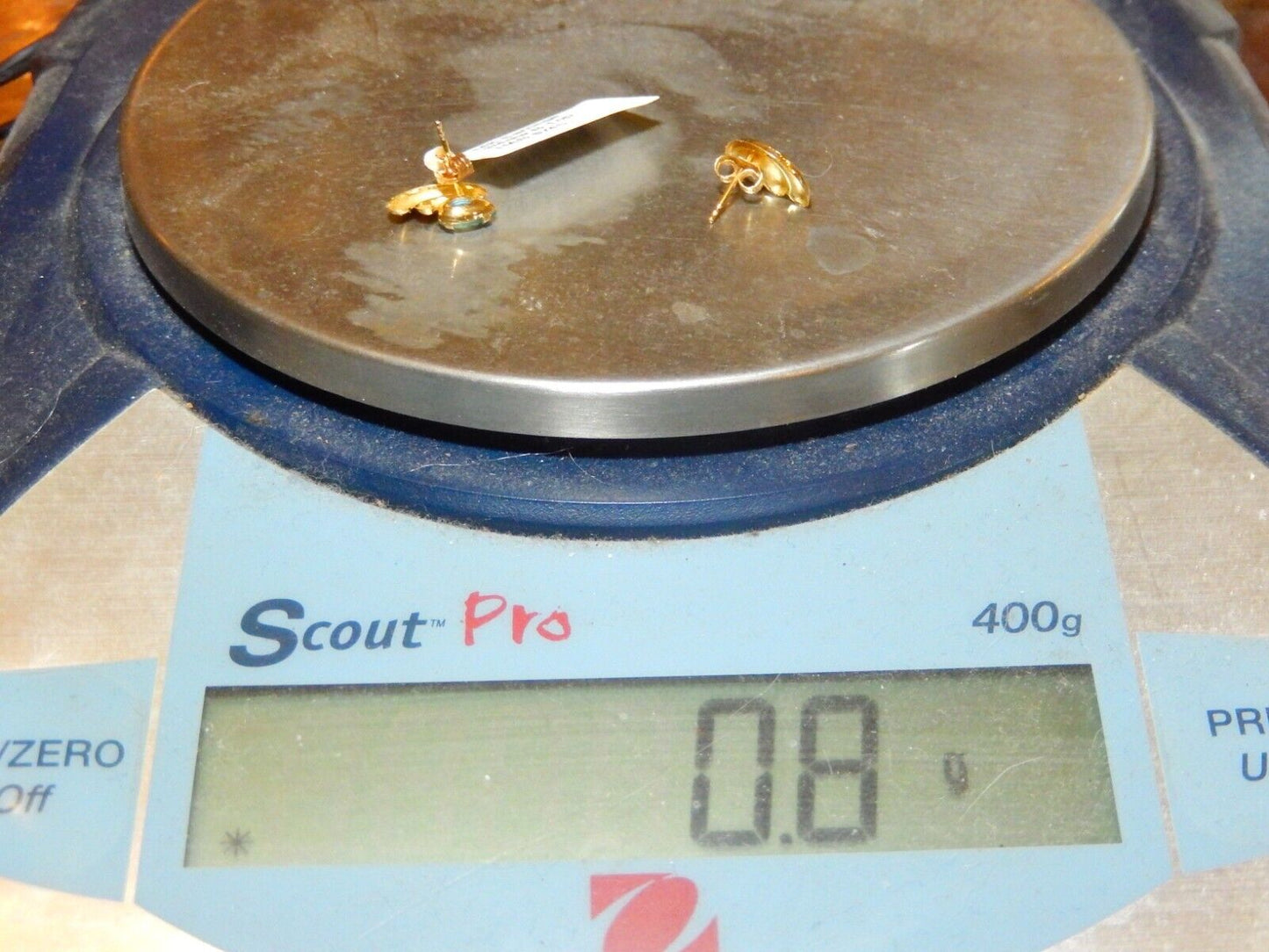 *VINTAGE* 14k Yellow Gold .75CT Pear Shape Blue Topaz Stud Earrings
