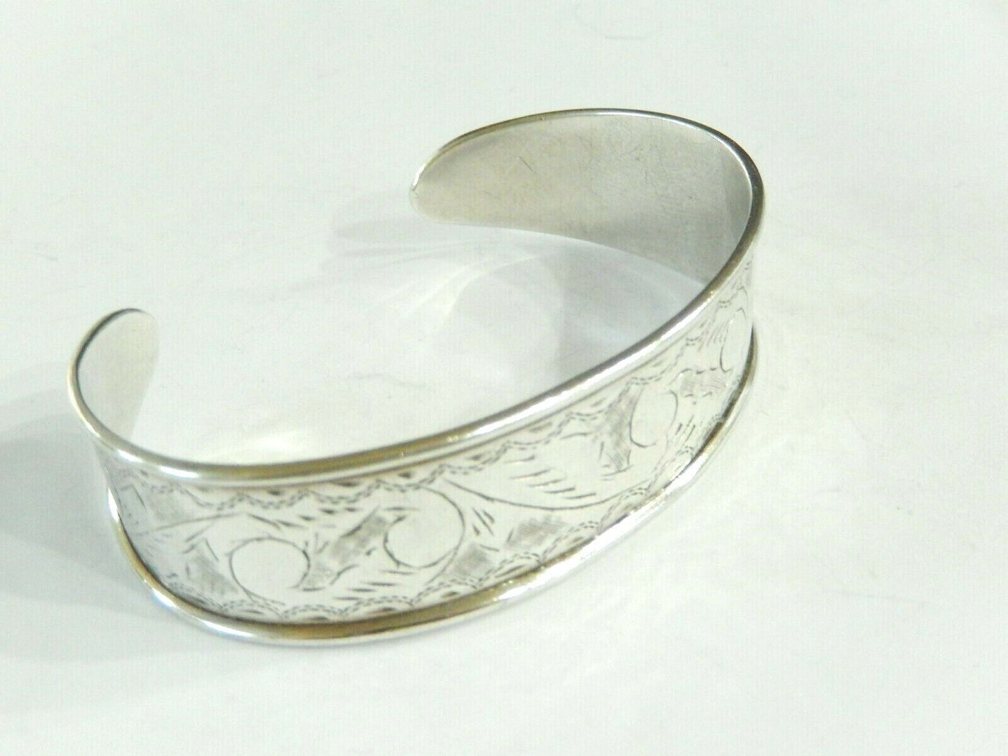 Vintage Native Amer. Sterling Silver 925 Hand Engraved Antique Cuff Bracelet