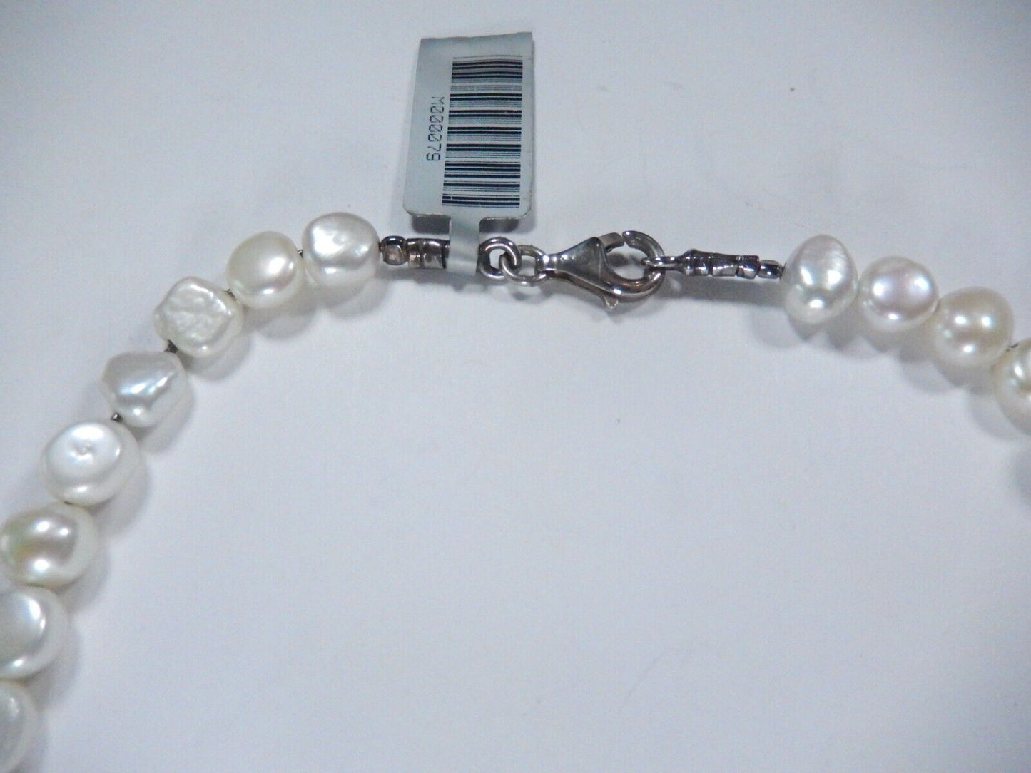 16" BUTTON PEARL NECKLACE WITH DECORATIVE STERLING SILVER PENDANT