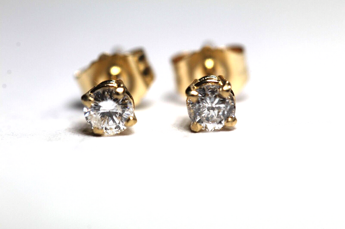 New!! Solid 14KYellow Gold .31 CT TW Natural Diamond VS-1 / I-J Stud Earrings