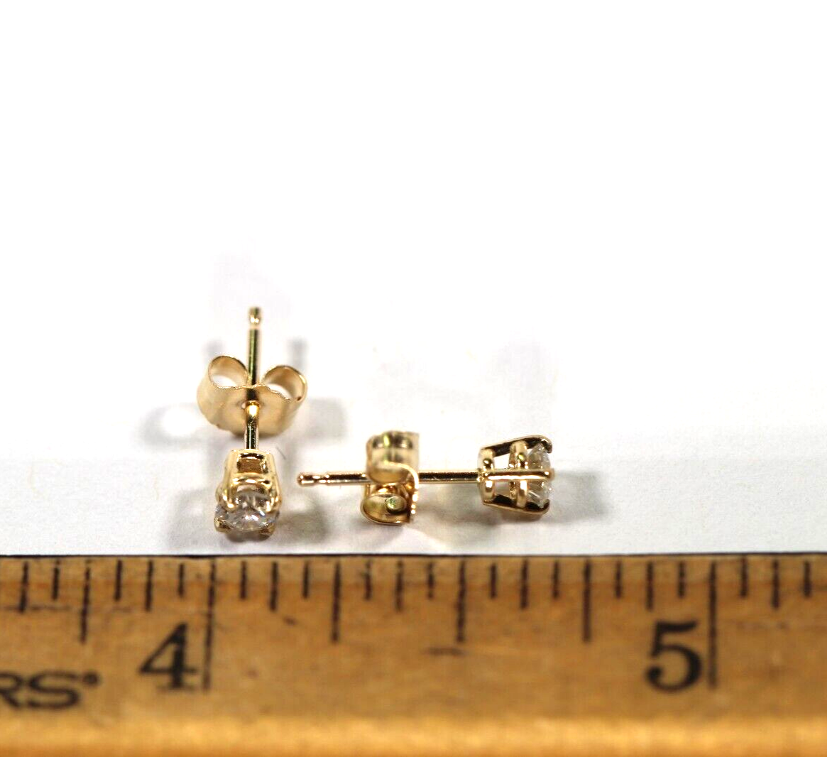 New!! Solid 14K Yellow Gold .25 CT TW Natural Diamond VS-1 / G-H Stud Earrings