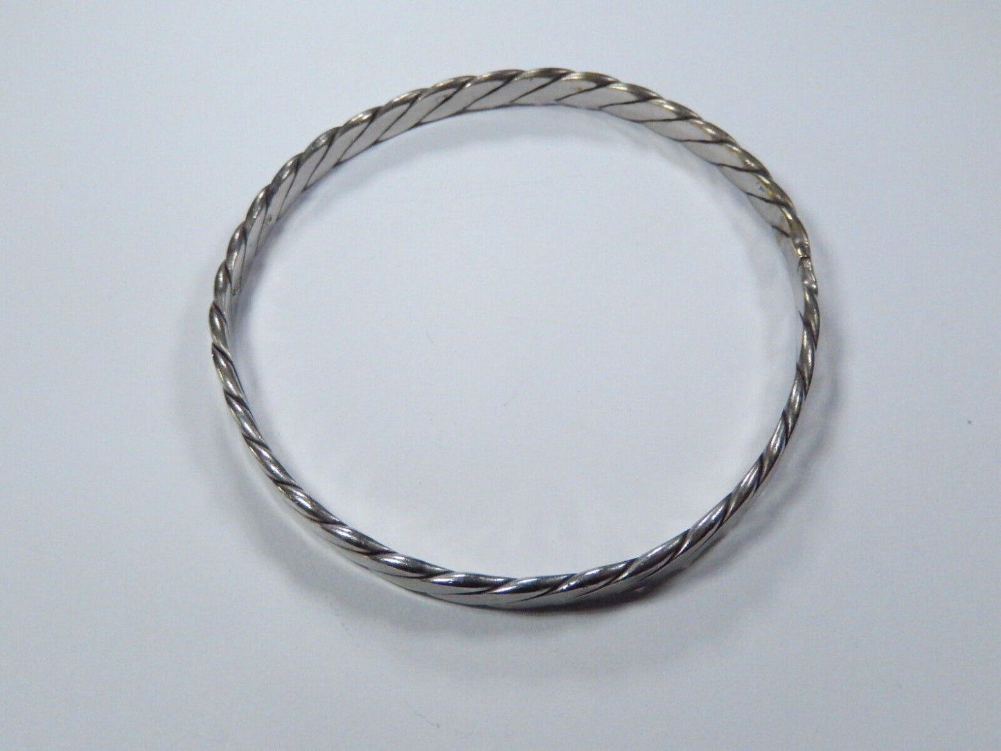 *VINTAGE*  Sterling Silver Handmade Closed Bangle Bracelet 5.75mm Wide -15.5 gm