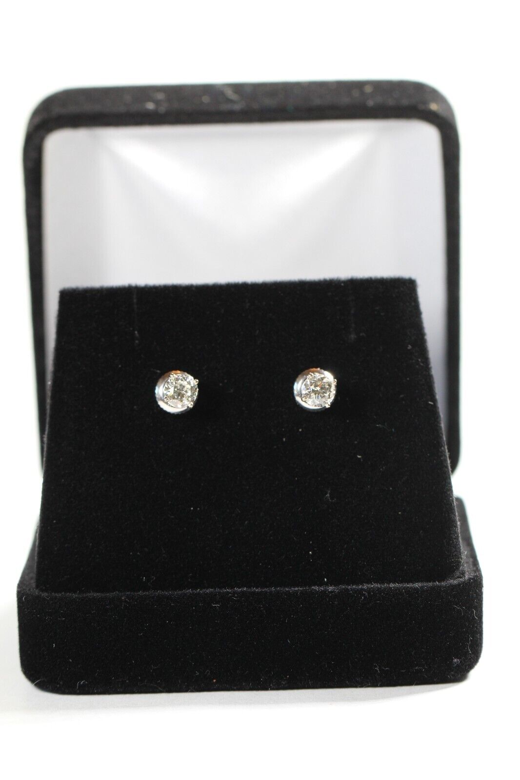 New! 14K White Gold 1.00 CT TW Natural Diamond  Screw Back Stud Earrings