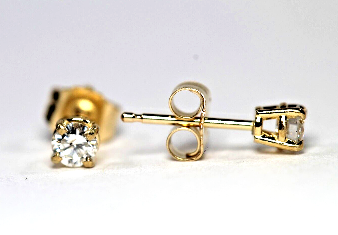 *New!! Solid 14K Yellow Gold .25 CT TW Natural Diamond VS-1 / G-H Stud Earrings